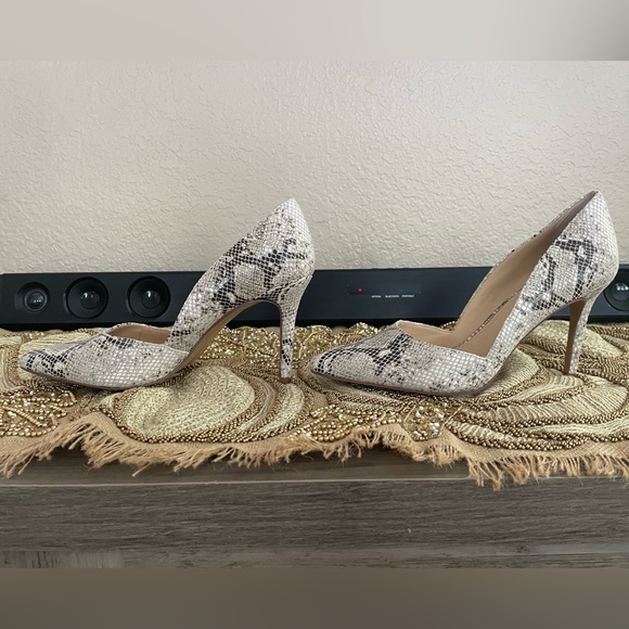 🐍Vince Camuto stilettos🐍 - Picture 3 of 5